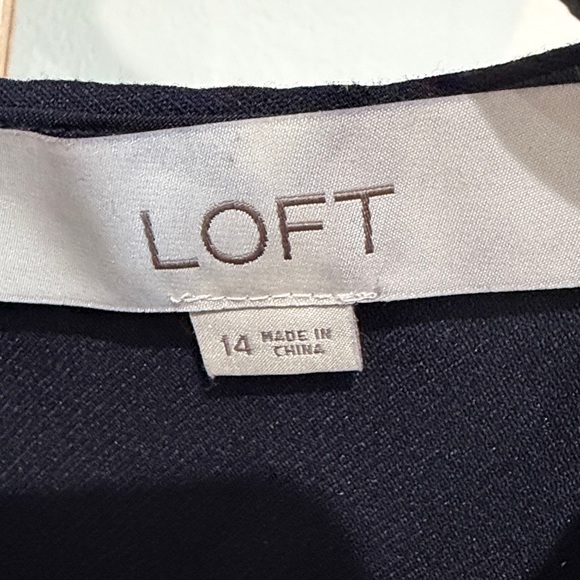 LOFT Navy Button-Front sleeveless dress with pockets. - Picture 2 of 6